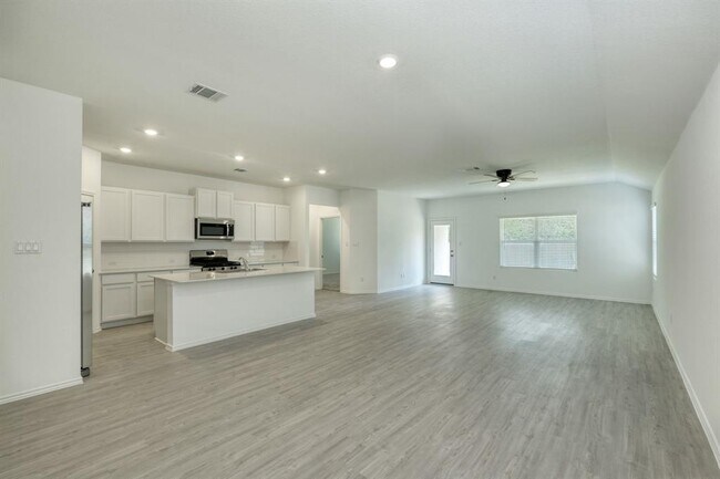 Foto del edificio - 1300 Acorn Oak Dr