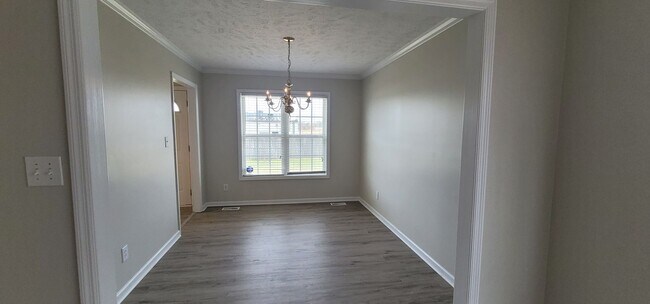 Foto del edificio - Beautiful 3 Bedroom home w/BONUS ROOM!!