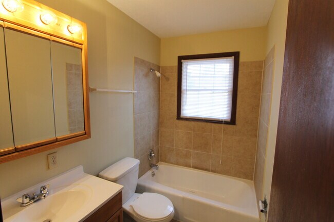 Foto del edificio - Beautiful 3 BD Home Available Soon!