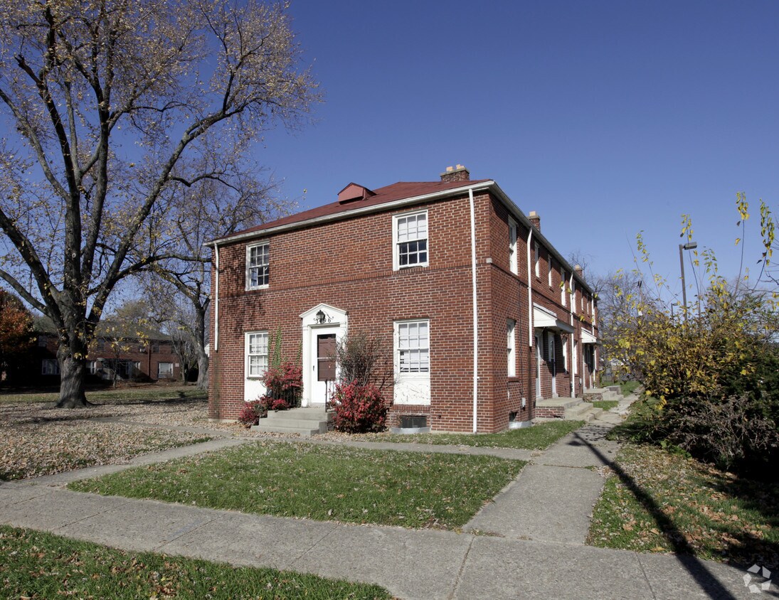 Building Photo - 3484--3496 E Broad St