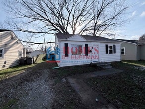 Building Photo - 2115 Ravenswood Dr