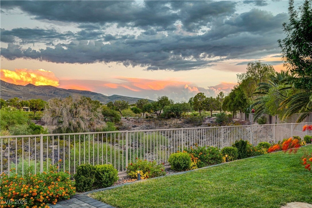 Primary Photo - 105 Fountainhead Cir