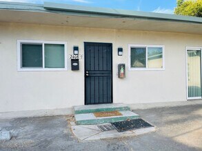Building Photo - 2408 Wulff Ln