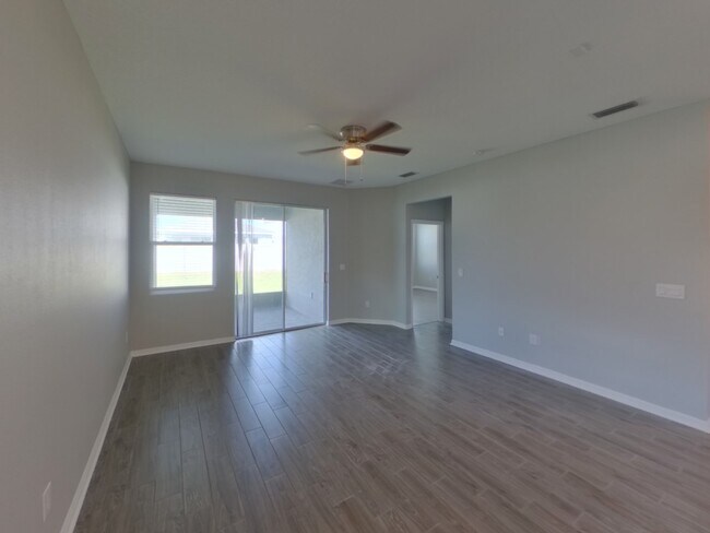 Building Photo - 5526 Los Robles Ct