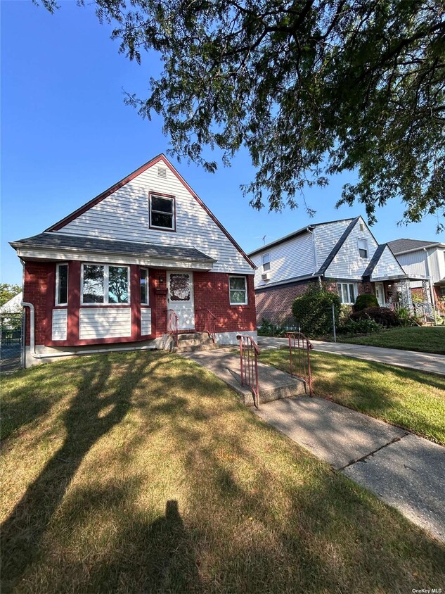 Primary Photo - 81-48 258th St