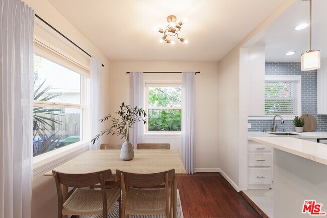 Foto del edificio - 1531 1/2 Meadowbrook Ave