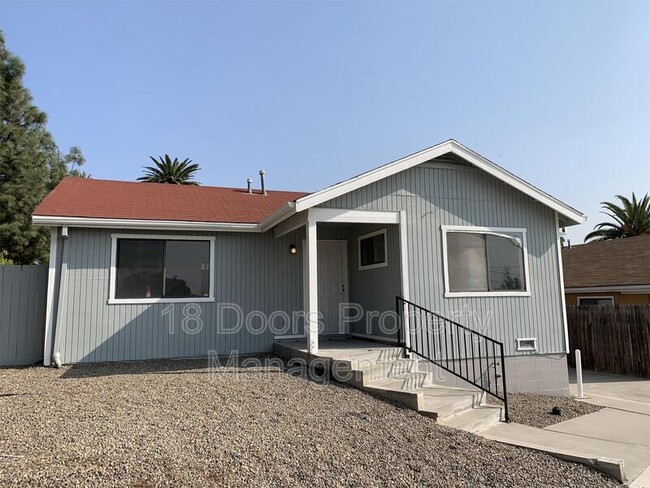 Building Photo - 885 Iona Dr