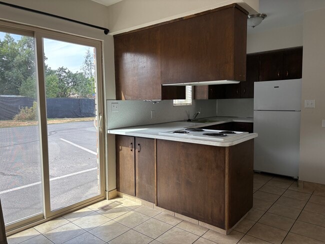 Building Photo - 574 S 200 W