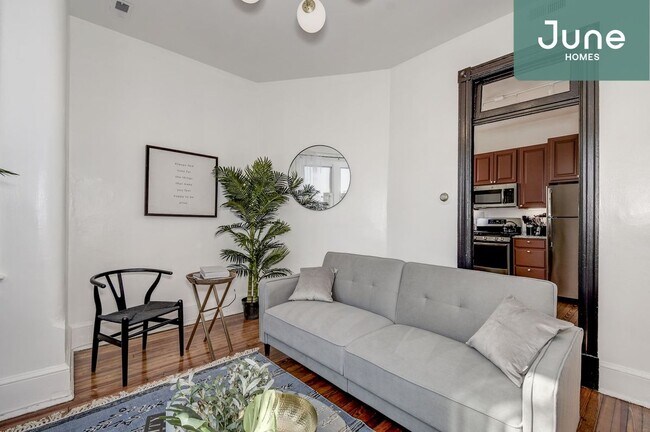 Foto del edificio - ROOM ONLY in 3-bed/2.0-bath Home