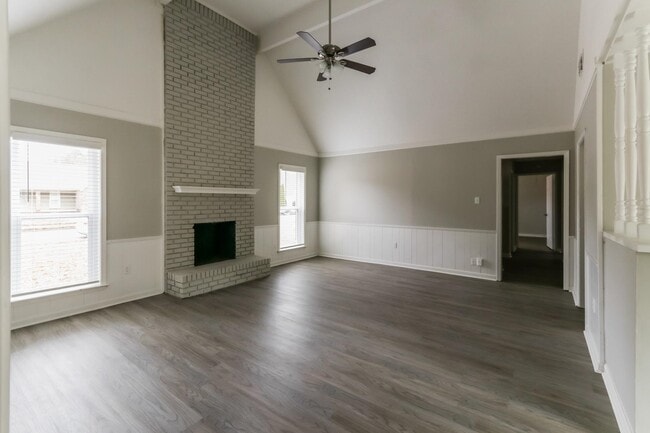 Building Photo - 4652 Benoit Dr