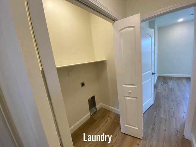 Foto del edificio - 5200 Cub Cir