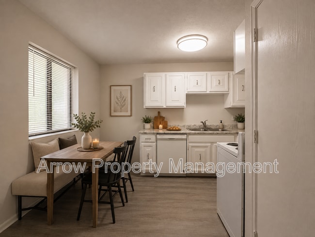 Building Photo - 922 A