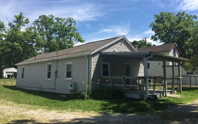 Building Photo - 1707 Lake Lansing Rd