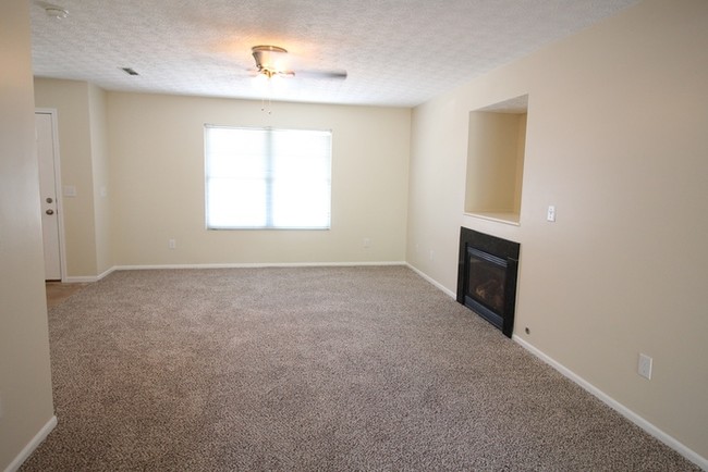 Building Photo - Polaris Area Free Standing Condo