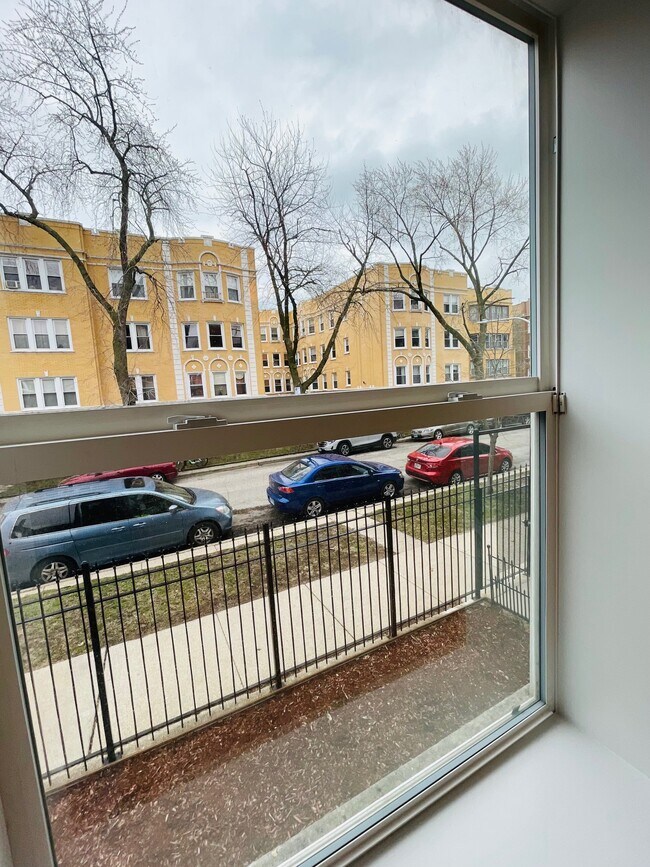 Foto del edificio - 7408 N Hoyne Ave