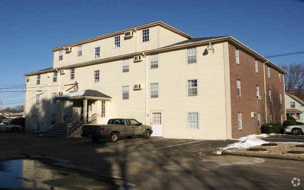 28 Main St North Reading Ma 01864 Apartments Primary Photo 28 Main St