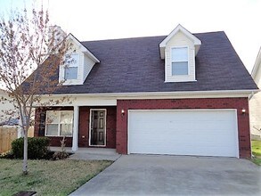 Building Photo - 805 Birchmill Pt N