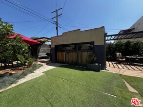 Building Photo - 1438 S Norton Ave