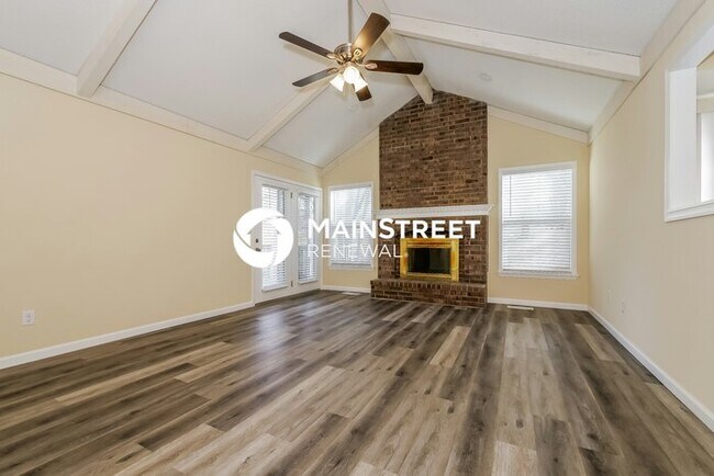 Foto del edificio - 3 Bedroom Pet-Friendly Home in BLUE SPRINGS, MO with Main Street Renewal