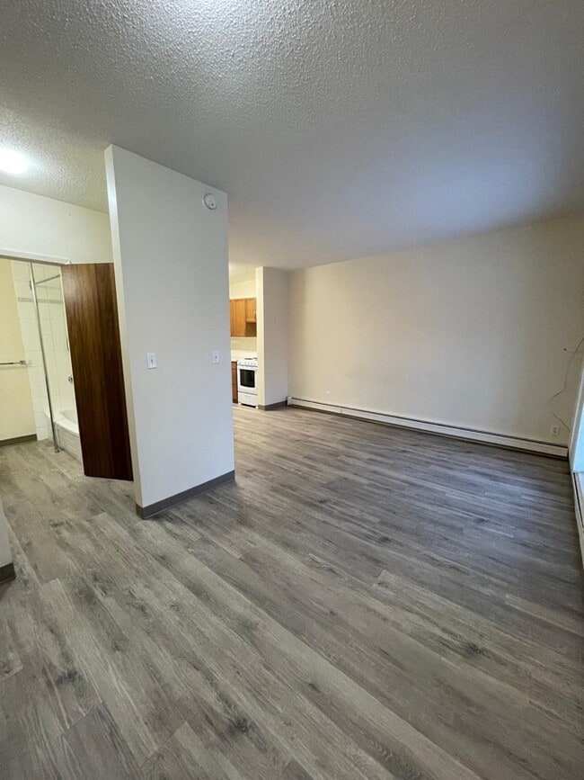 Building Photo - 13516-102 102 St NW