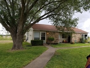Building Photo - 400 W Mesquite