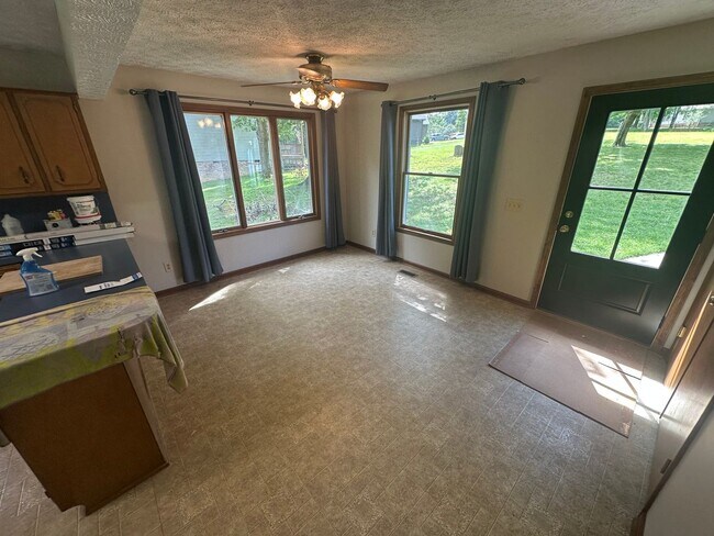Foto del edificio - 805 Pebble Cove Rd