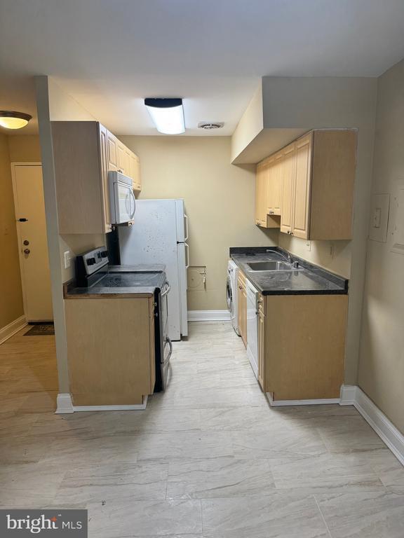 Foto del edificio - 1009 Chillum Rd