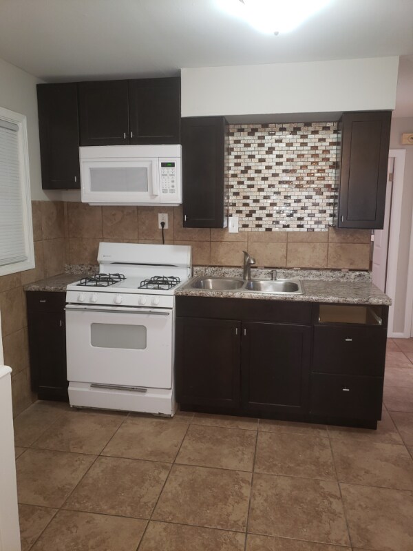 Foto del edificio - 2457 Shannon Ave