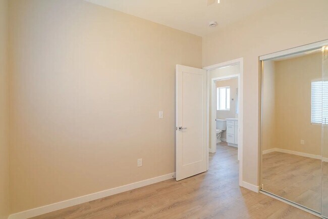 Foto del edificio - 5162-5166 Ewing St.