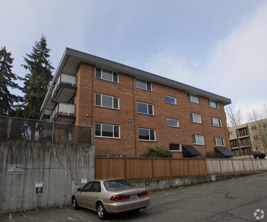 Foto del edificio - 845 NE 125th St