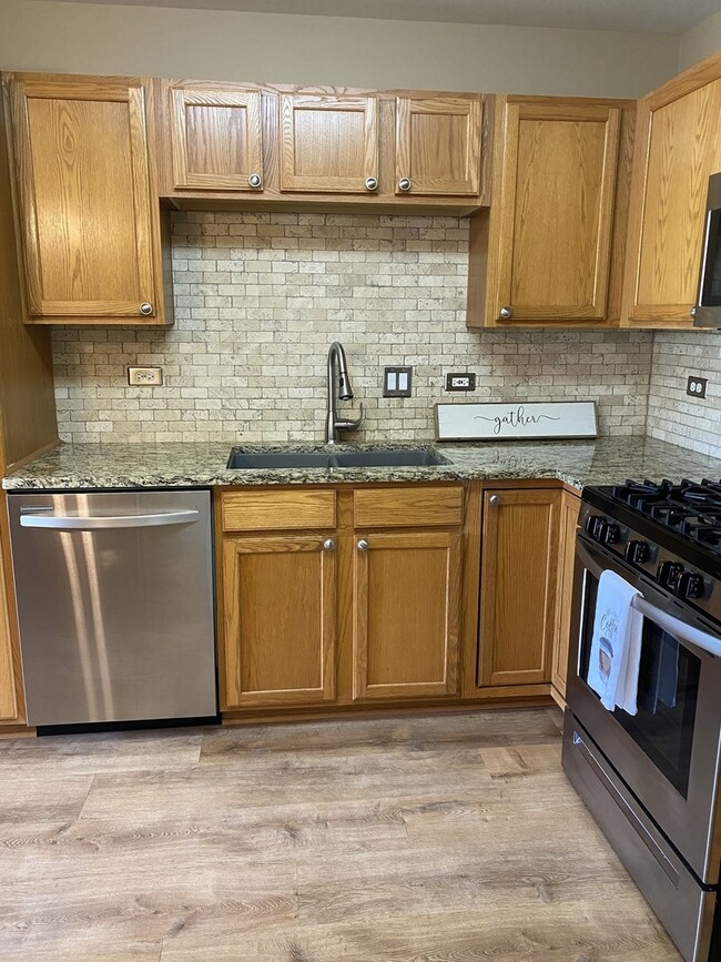 Building Photo - 13922 S Bristlecone Dr