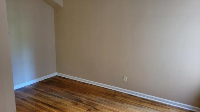 Foto del edificio - 4 bedroom in Chicago IL 60624