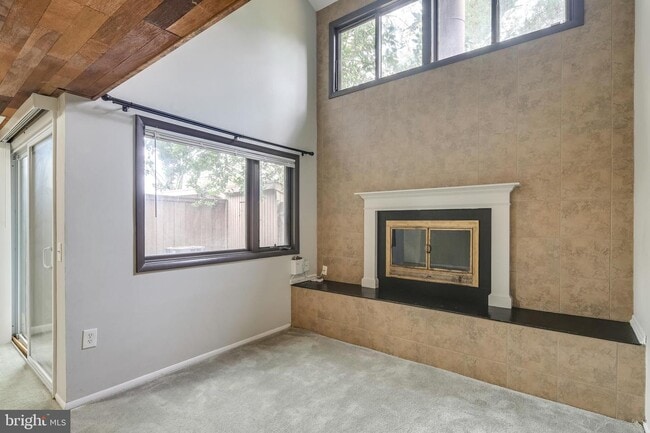 Building Photo - 10320 Little Patuxent Pkwy