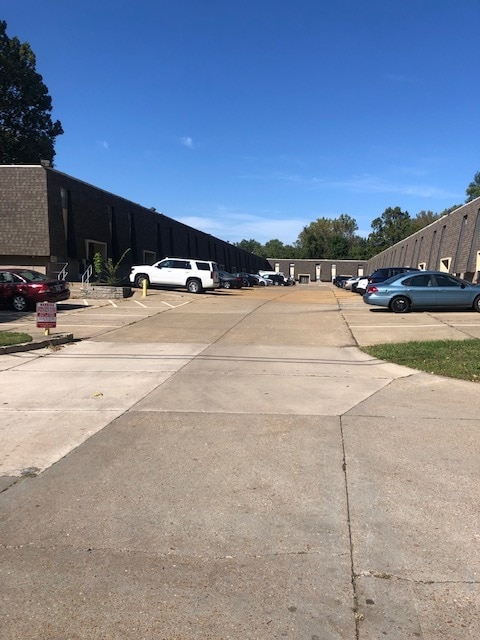 Parking Lot - 3 Fordyce Mnr