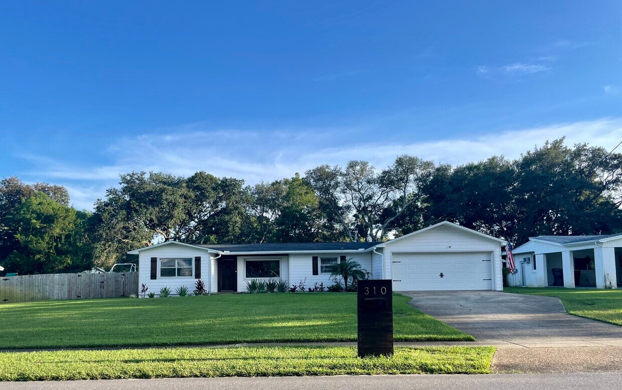 Foto principal - 310 Yacht Club Dr NE