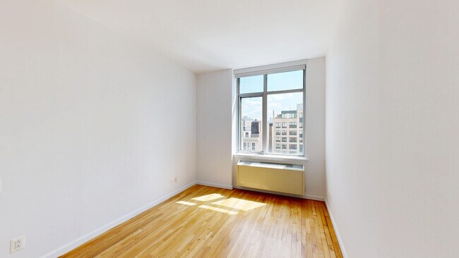 Interior Photo - 21 Chelsea