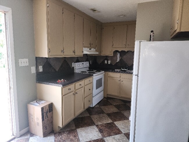 Building Photo - 5764 Aftonshire Dr