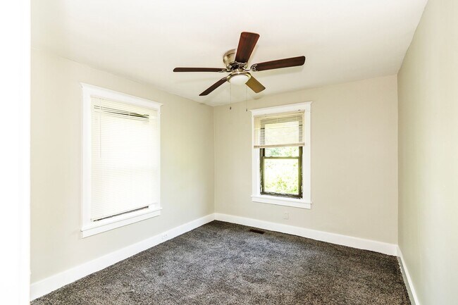 Foto del edificio - Charming 2-Bedroom Home for Lease