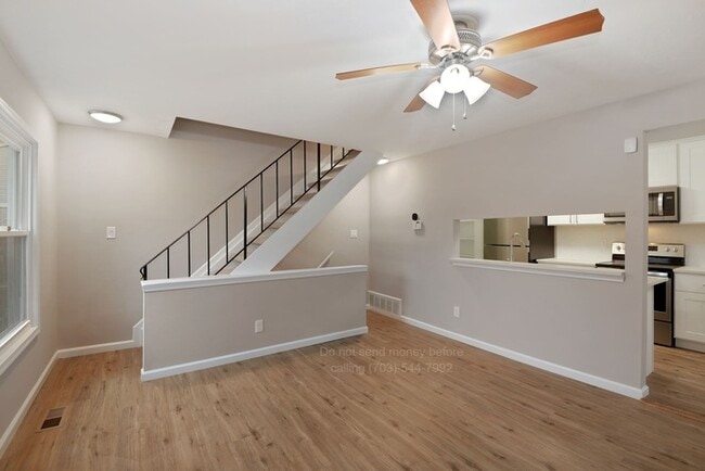 Building Photo - 90 Ridgelawn Rd