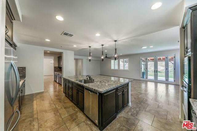 Foto del edificio - 22379 Driftwood Ct