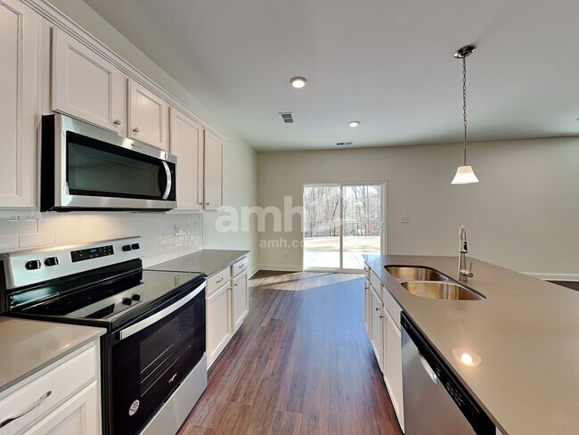 Foto del edificio - 630 Rivermist Dr