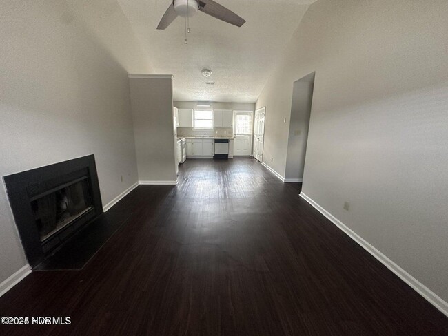Foto del edificio - 239 Wyndham Cir