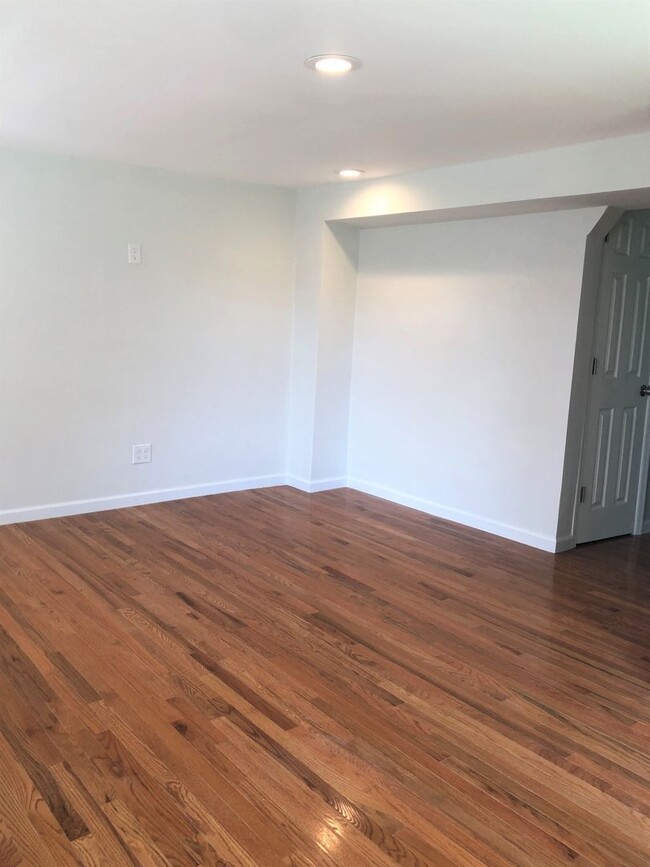 Foto del edificio - Glassboro - 3 Bedroom, 1 Bath