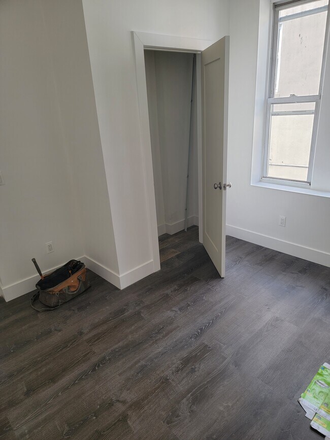 Foto del edificio - 157 E 95th St