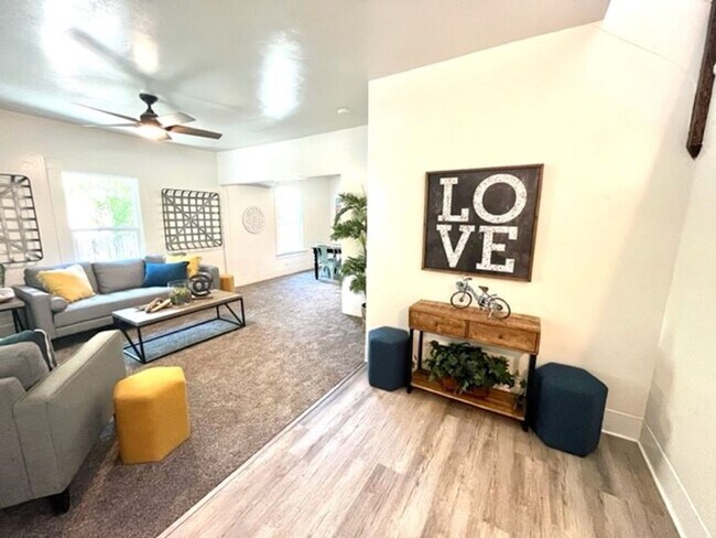 Foto del edificio - **Reserve for Summer 2026** Great Chestnut Street Property