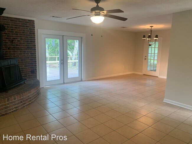 Building Photo - 4 br, 3 bath House - 1300 La Paz St