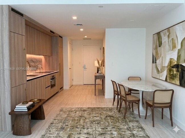 Foto del edificio - 77 SE 5th St