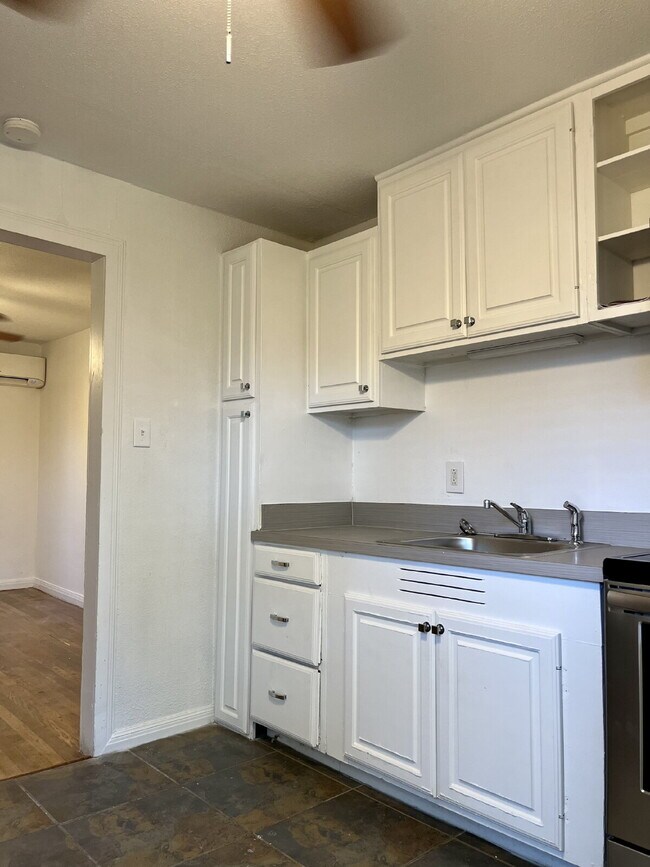 Foto del edificio - Convenient 1 Bedroom Apartment - Close to ...
