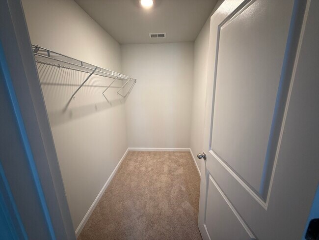 Foto del edificio - 341 Berring Ln