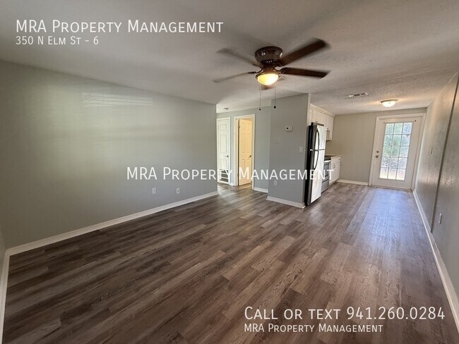 Foto del edificio - 350 N Elm St